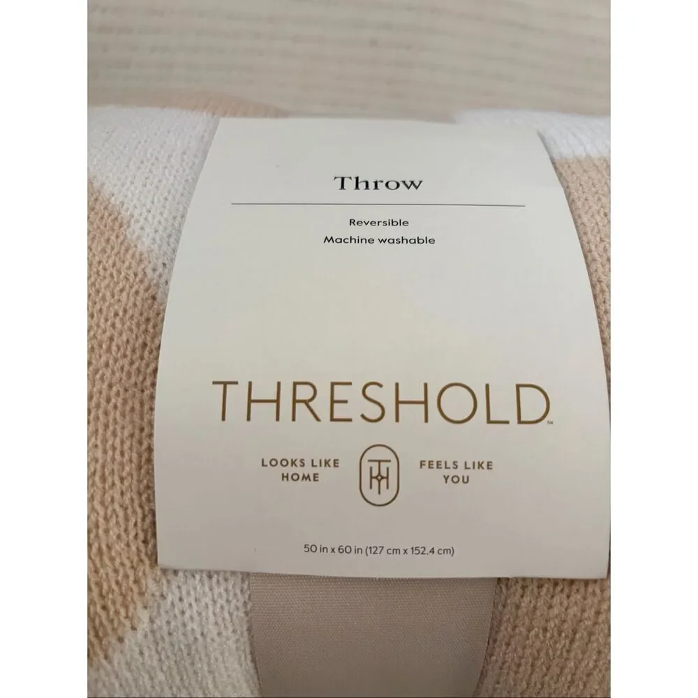 NEW Threshold Beige Cream Pattern Knit Throw Blanket 50x60 Reversible Cozy Targe